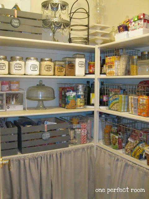 One well fitted Room curtained shelves