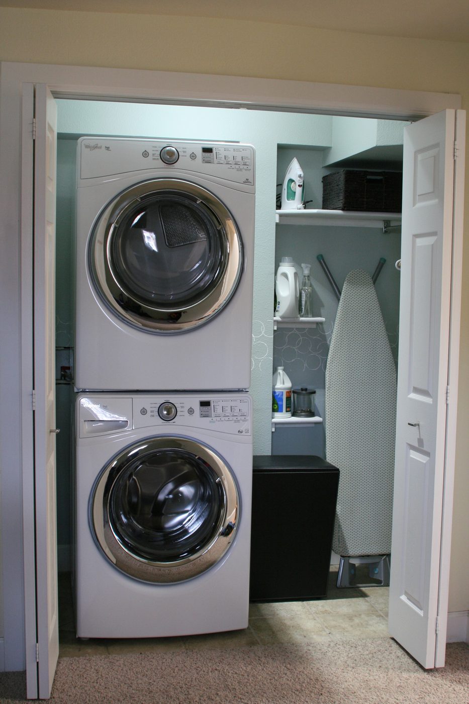 small laundry room makeover, Love Melinda on Bekob