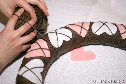 walkthrough for Handmade Valentine's Wreath from Bekob