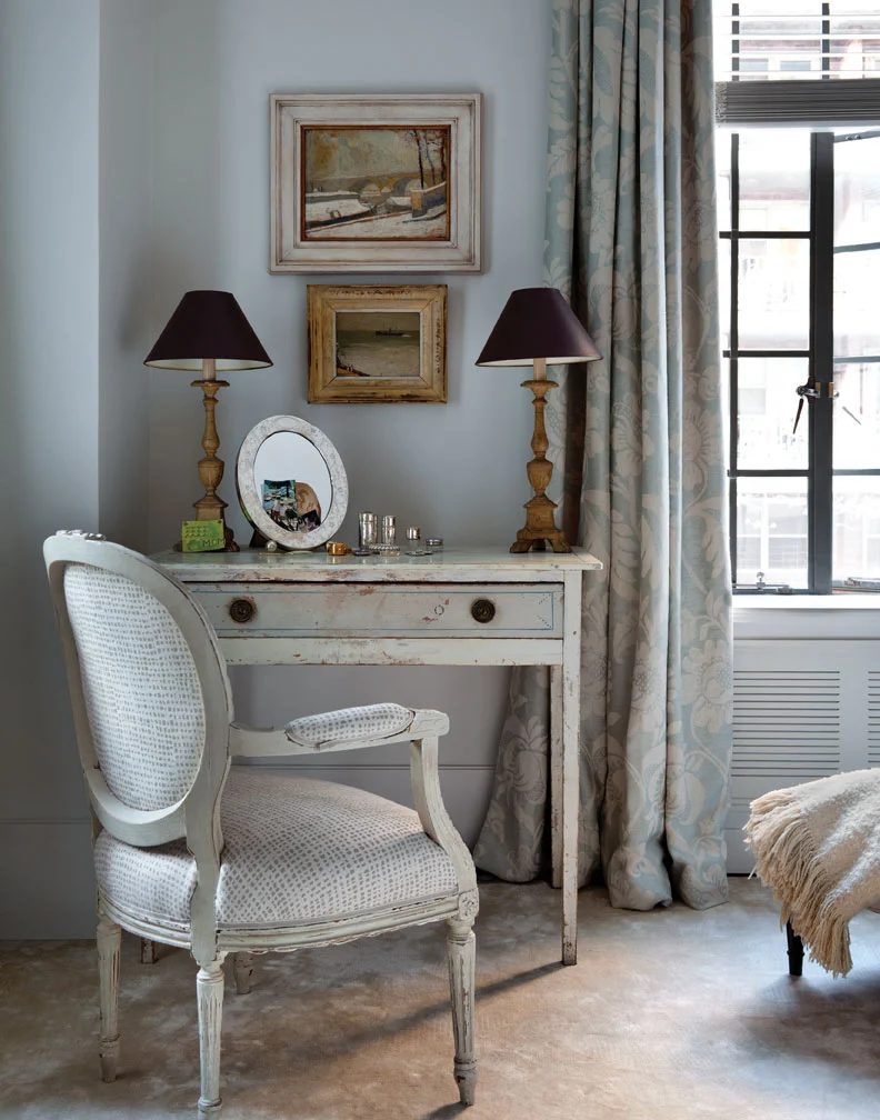 Bedroom Desk, Art Deco Apartment in the El Dorado NYC | Design by Design Development NYC | Photography by Trevor Tondro | featured at Bekob.com #artdeco #design #decor #nyc