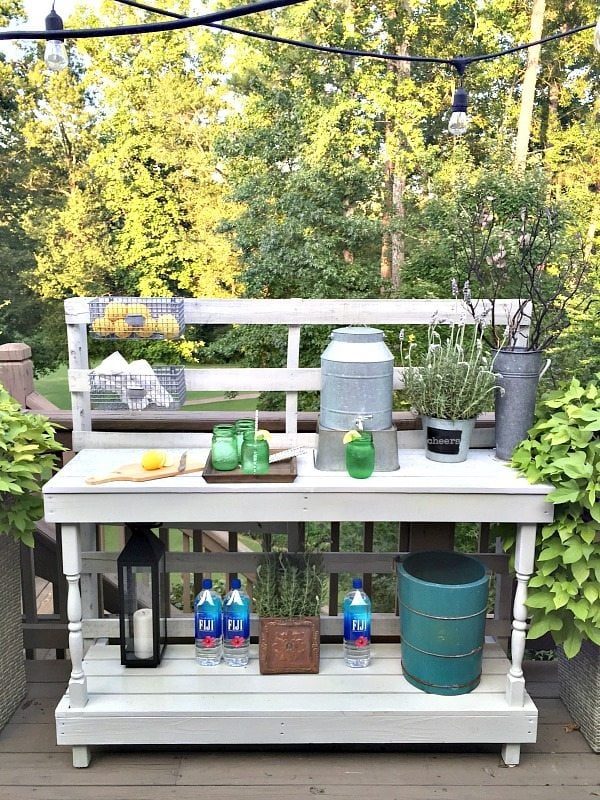 15 solid pallet furniture options featured on Bekob.com