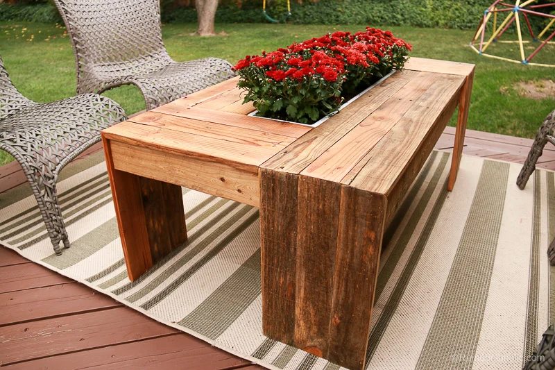 rustic-pallet-wood-coffee-table-Bekob-9216