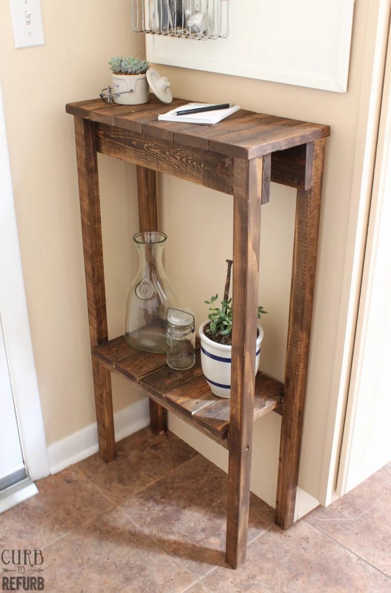 Pallet table and 15 solid pallet furniture options featured on Bekob.com