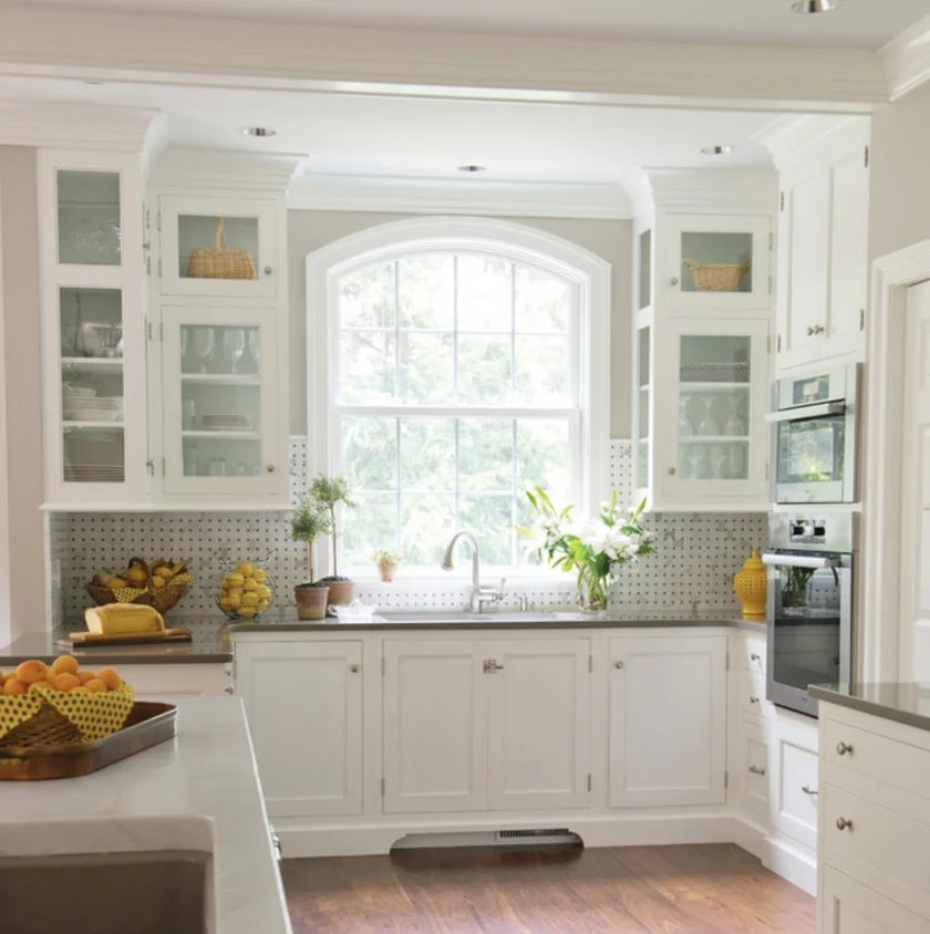 Traditional white kitchen with Basketweave backsplash Kitchens by Eileen Houzz