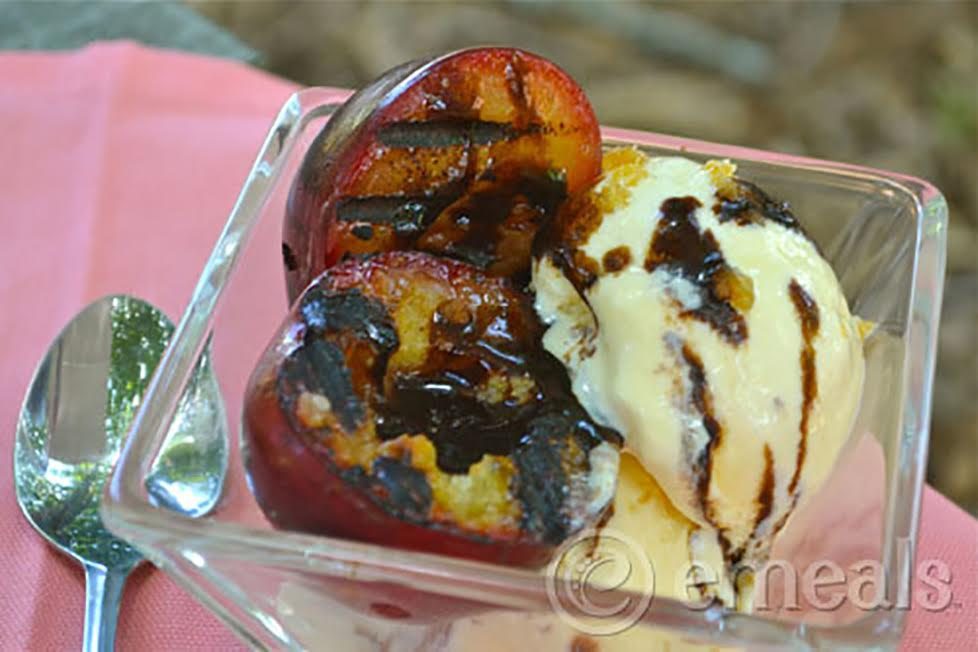 Balsamic and Ginger Glazed Plums | FOODIEaholic.com #recipe #cooking #plum #fruit #dessert #grill #ginger #balsamic