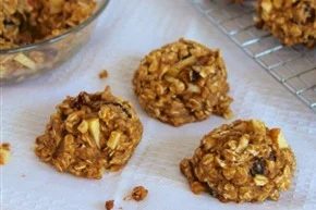 Healthy-Oatmeal-Apple-Raisin-CookiesB-445x600