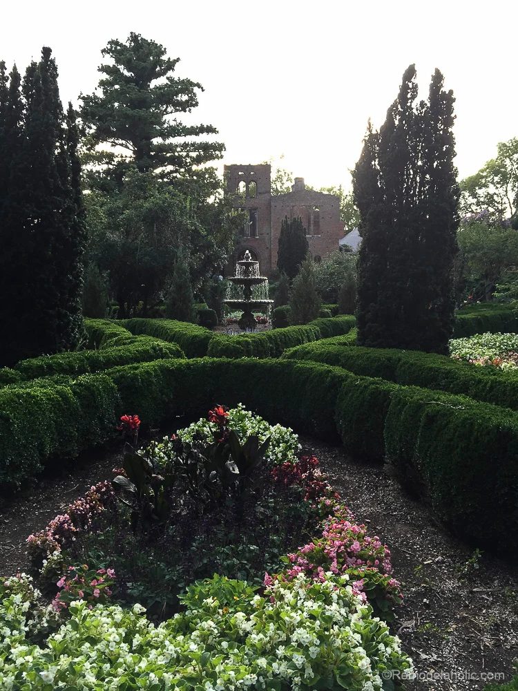 trip-with-shaw-to-barnsley-gardens-Bekob-4427