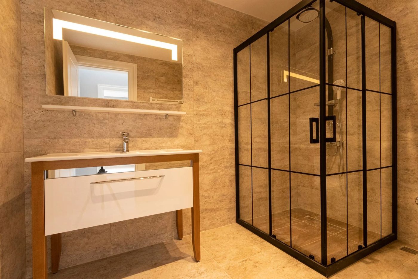 Bathroom Wallpaper