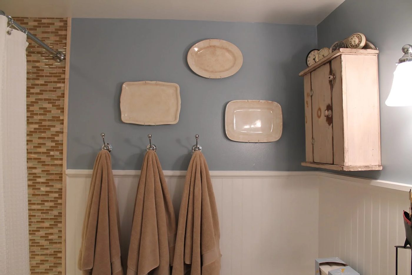 20 Complete bathroom makeover, by Elizabeth and Co featured on @Bekob