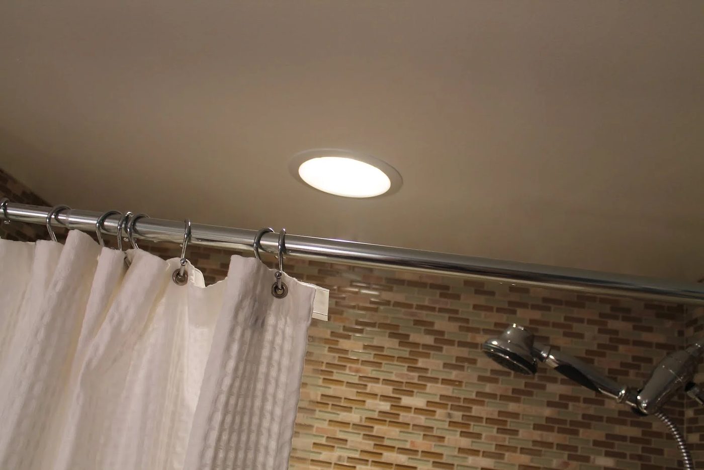 26 Natural stone and glass shower tiles, by Elizabeth and Co featured on @Bekob