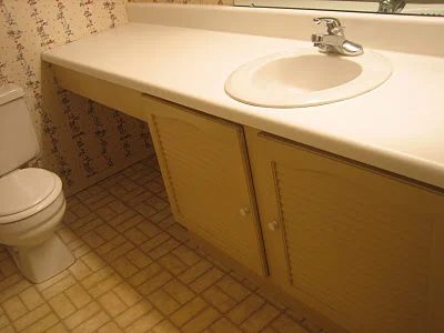 3 Complete bathroom remodel, before picture, by Elizabeth and Co featured on @Bekob