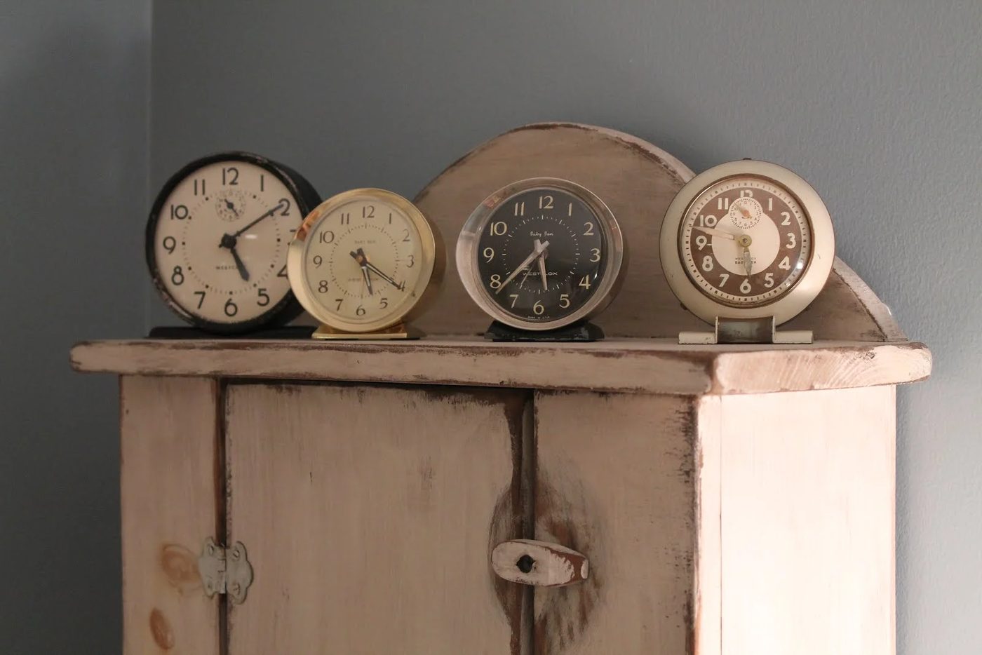 31 Clever and useful, vintage clocks in bathroom remodel, by Elizabeth and Co featured on @Bekob