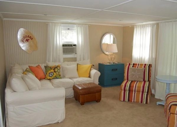 beach cottage lining room after_thumb[2]