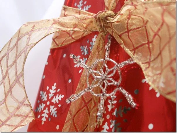 direct-beaded-snowflake-ornament-walkthrough (24)