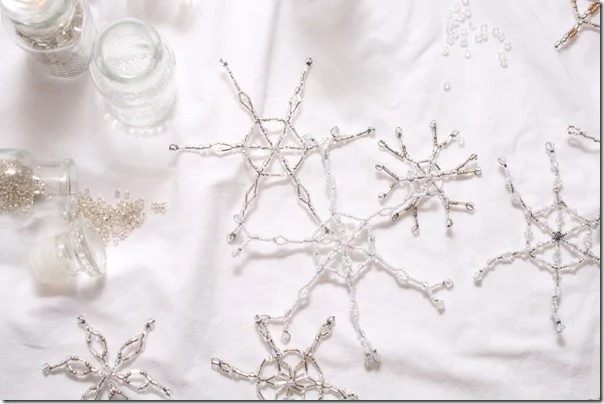 direct-beaded-snowflake-ornament-walkthrough (19)
