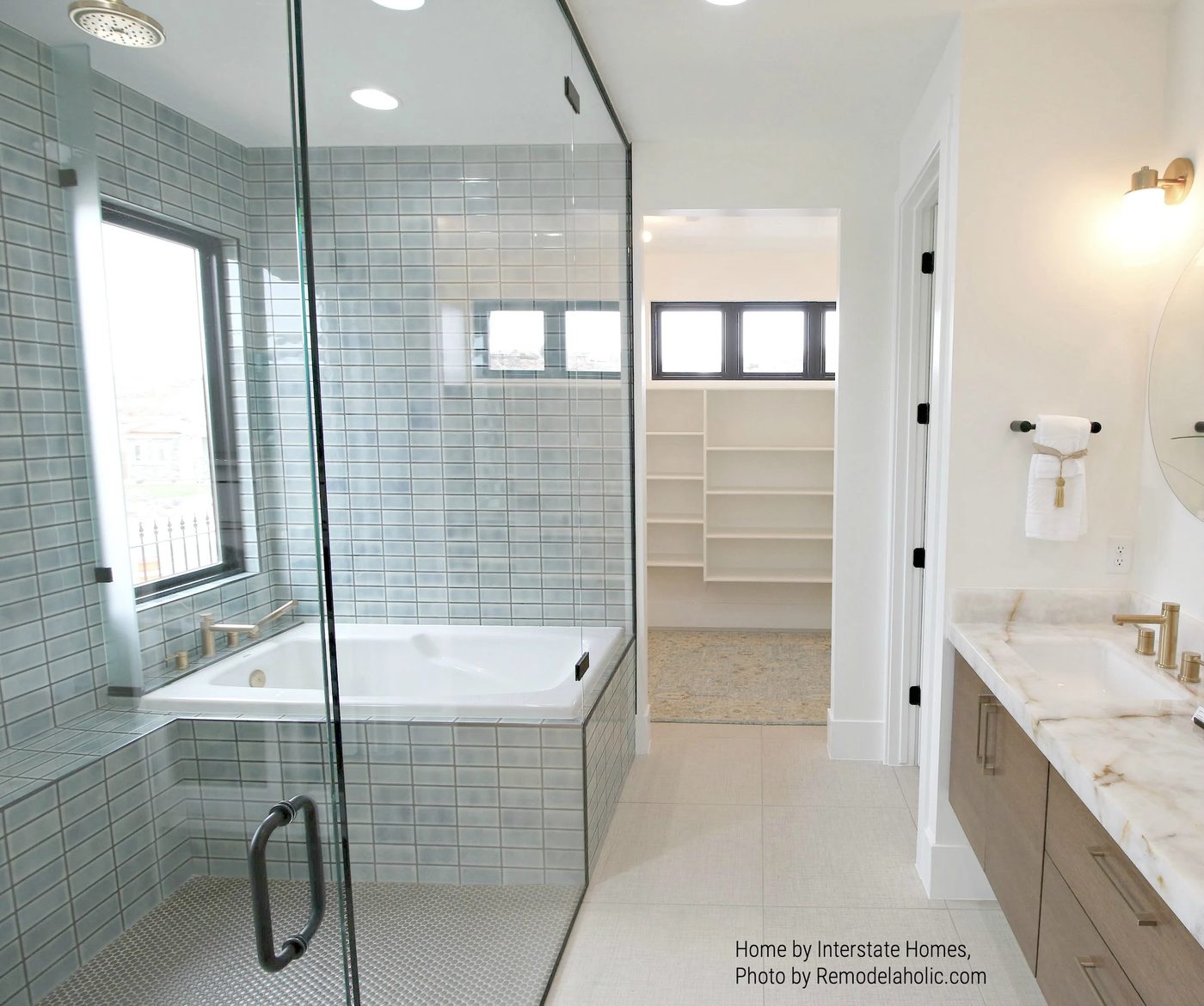 Full Glass Wall In Bathroom, Bathtub Inside Enclosure Interstate Homes (70).ed