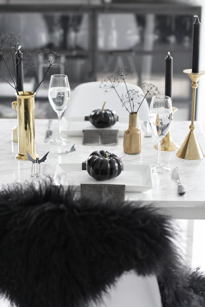 black and gold halloween tablescape, Nina Holst Stylizimo Blog