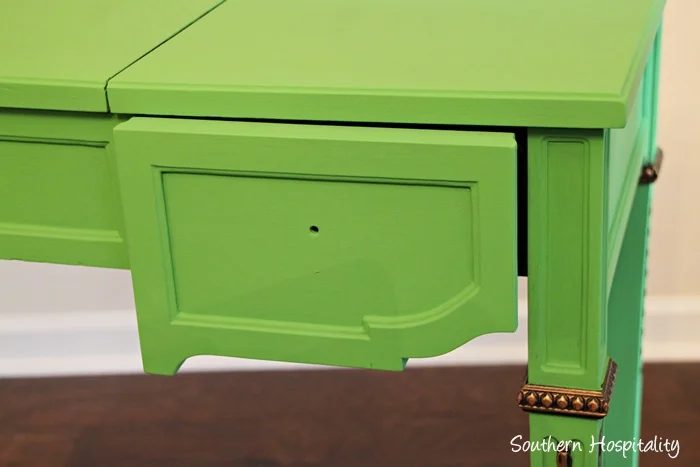 Two coats of chalk paint for refinishing furniture, Maison Blanche in St Anne, by Southern Hospitality featured on @Bekob