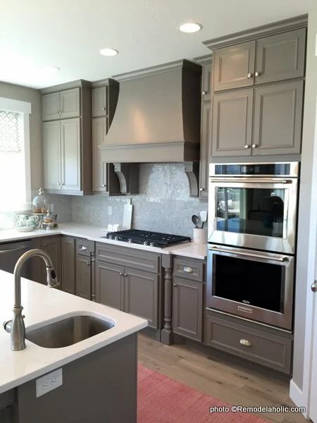 40 striking Kitchens with Gray Kitchen Cabinets