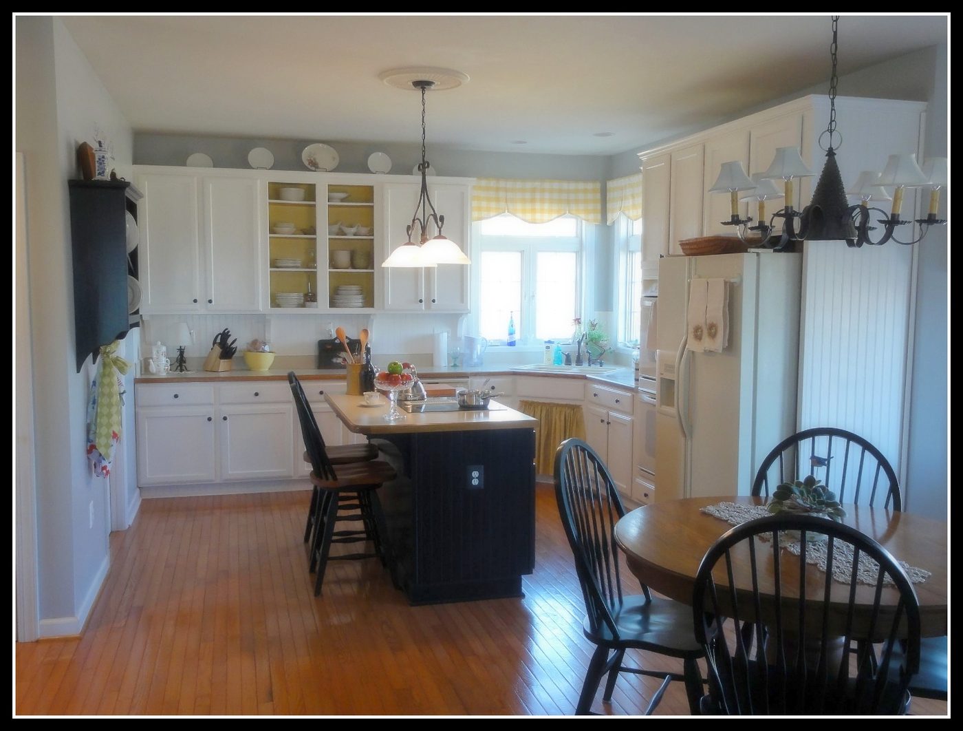 Beautifully Refreshed Kitchen With Pops of Yellow!