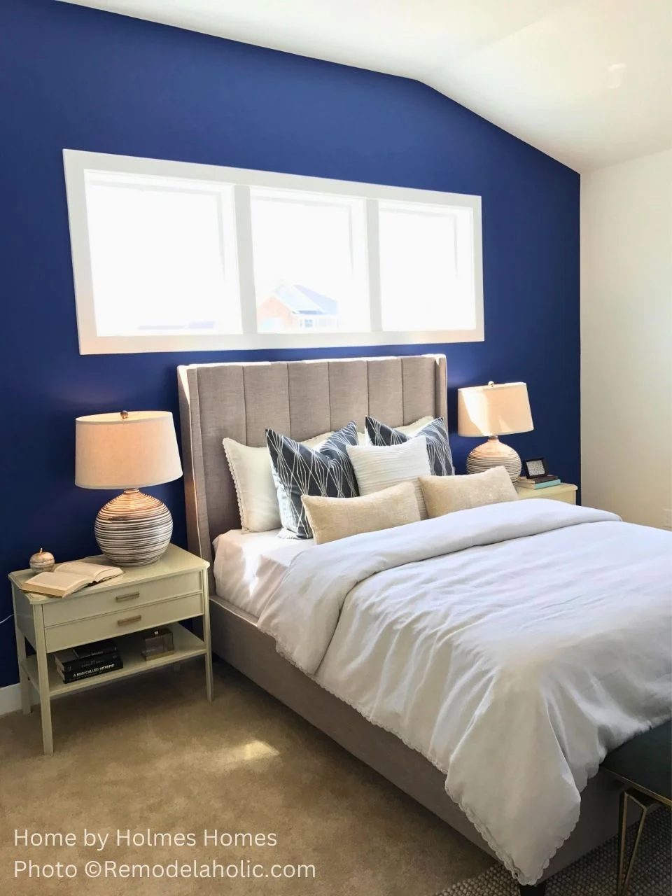 Best Blue Paint Colors Dark Blue Accent Wall Bedroom, Paint Color Match SW Dignified Blue UV17 H16 Holmes, Photo Bekob