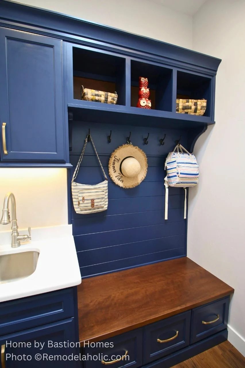 Best Blue Paint Colors Laundry Room Cabinets Built In Bench, Paint Color Match SW In The Navy UV19 H01 Bastion, Photo Bekob