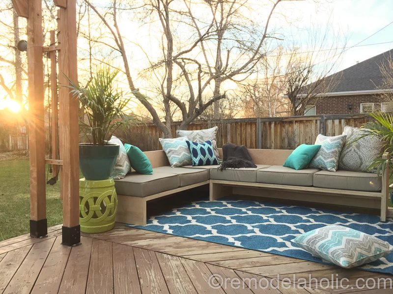 Handmade Outdoor Sectional Sofa Woodworking Plans & walkthrough