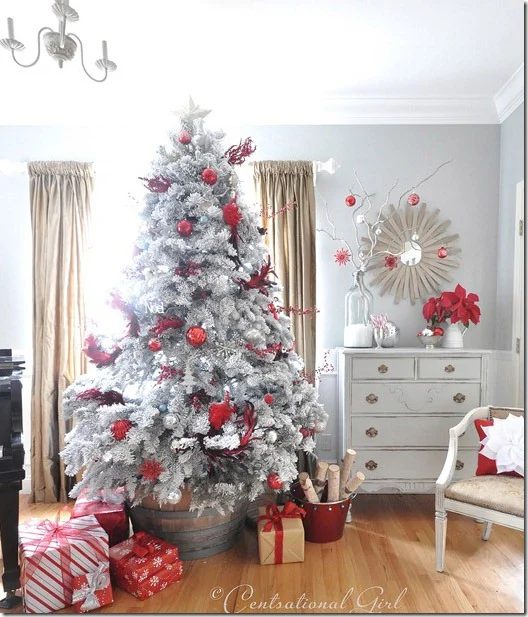 crimson-and-white-christmas-tree-cg2