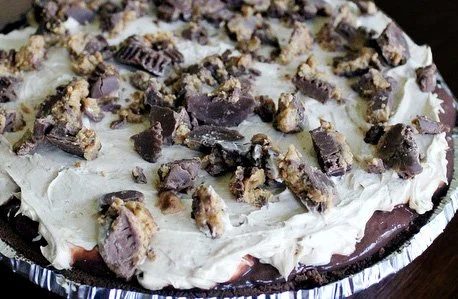 straightforward No-Bake Reese's Pie