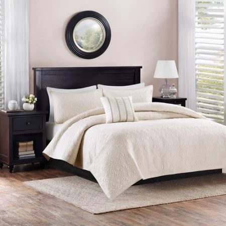 4pc Solid Damask Reversible Quilt Bedding Set