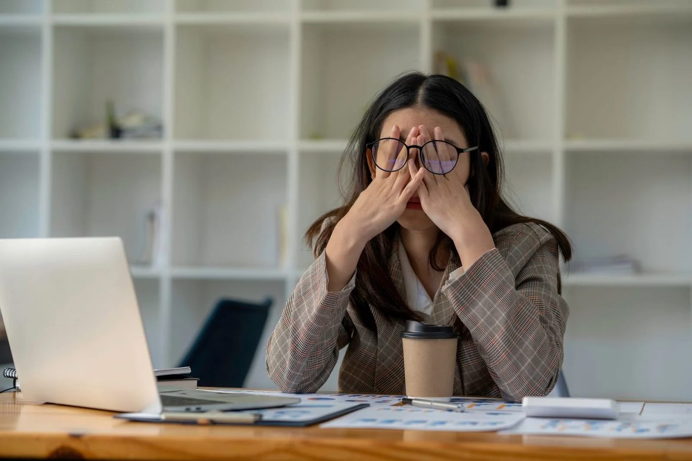 Frustrated Office Worker Woman No System Of Organization