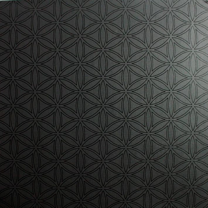 black wallpaper via Bekob.com