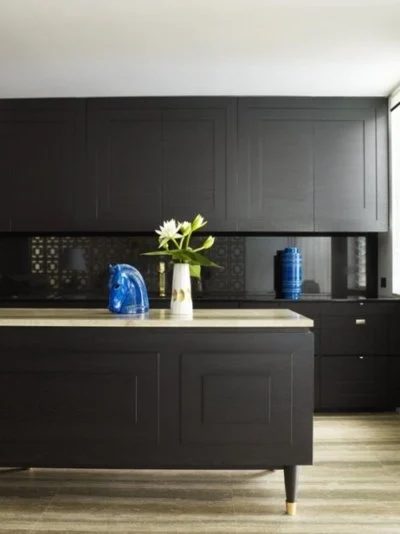 Black Kitchen via Bekob.com
