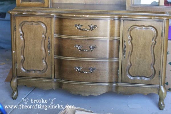 17 dining-room-hutch-before1