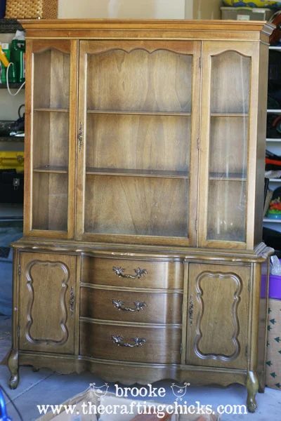 2 dining-room-hutch-before