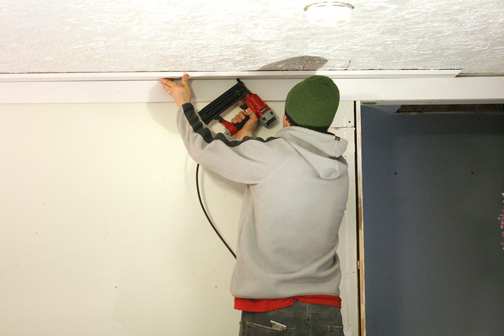 Crown moulding for Board and batten wall walkthrough, direct texture Bekob (22)