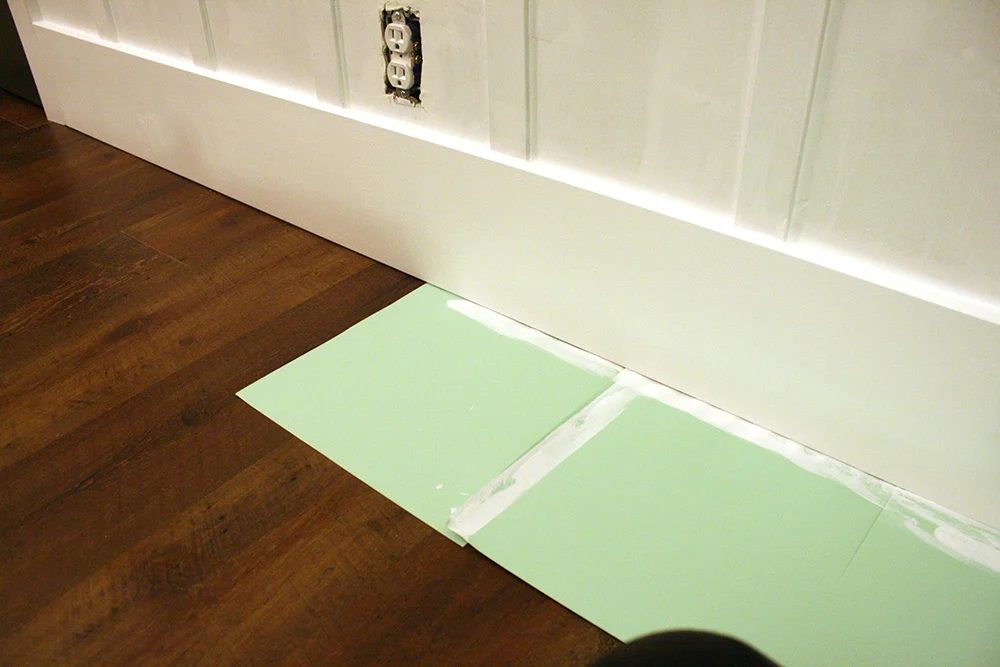 How to paint baseboards the straightforward way. Board and batten wall walkthrough, direct texture Bekob (60)