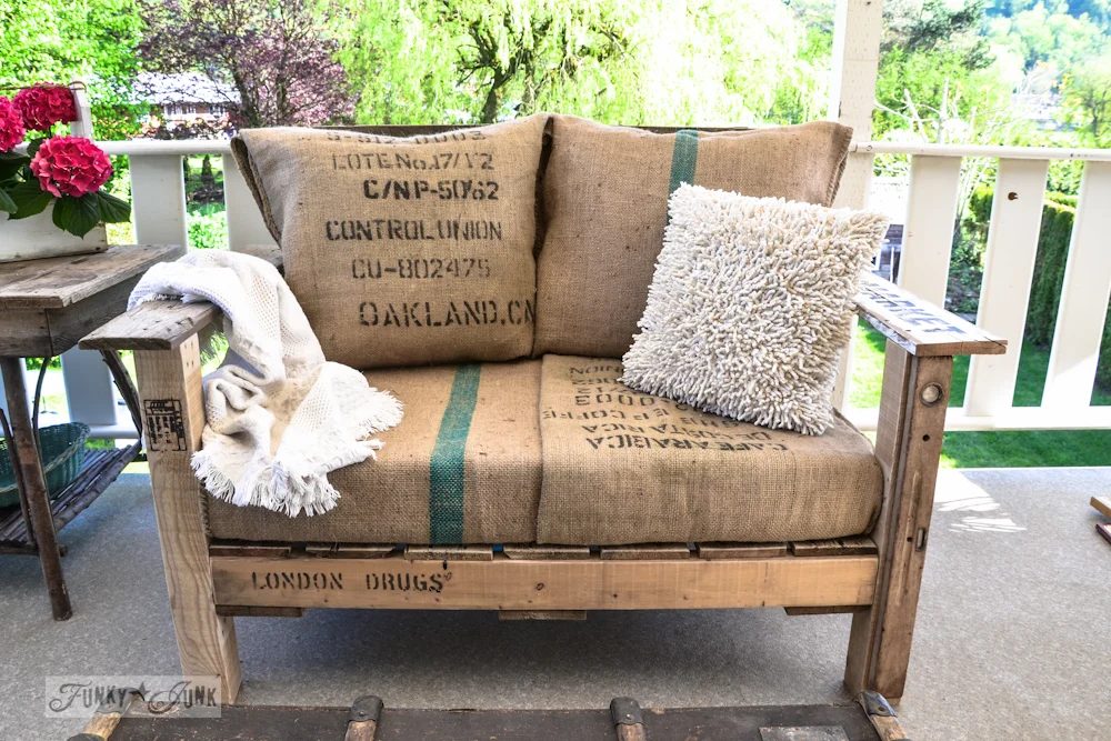 build a pallet wood chair, Funky Junk Interiors