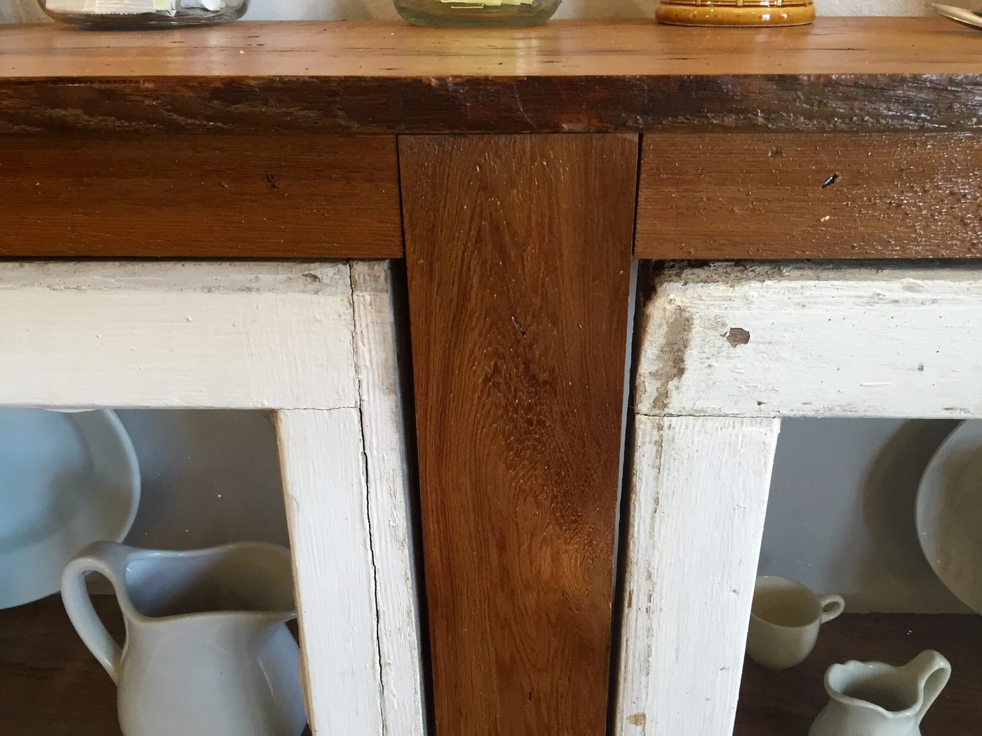 Handmade walkthrough to build a buffet or console table from old windows and reclaimed wood The Weekend Country Girl on @Bekob (5)