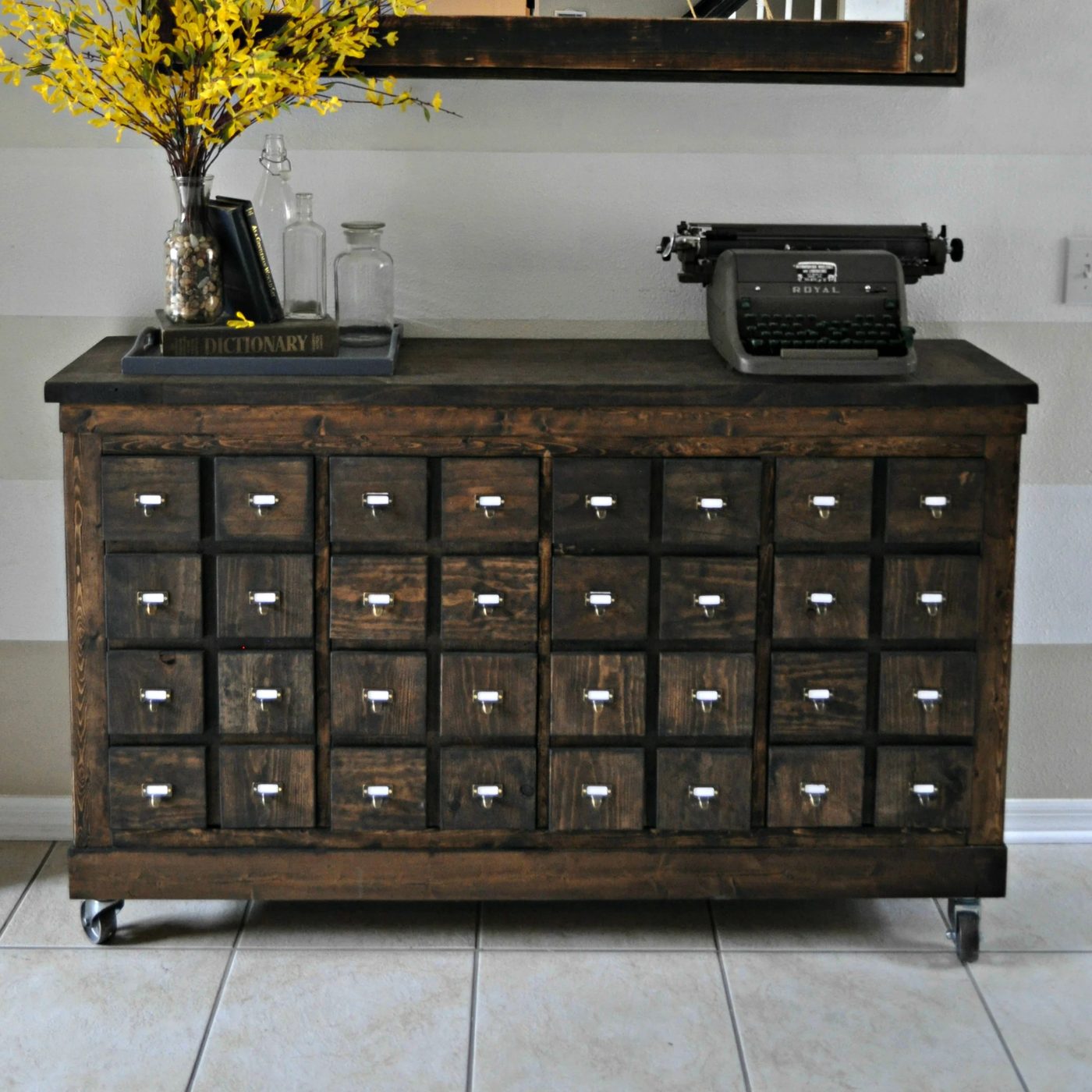apothecary edit Square