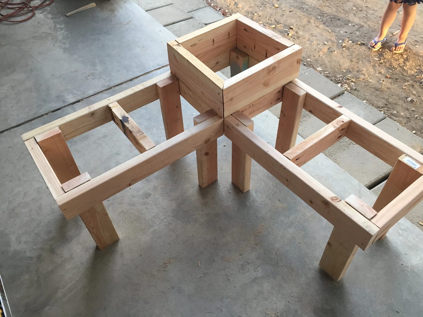 Attach table box with wood glue and 2 1/2" pocket hole screws