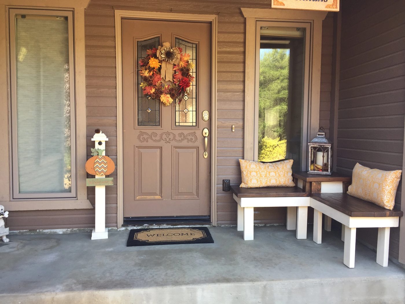 front porch with Handmade corner bench, Pinspiration Mommy featured on @Bekob