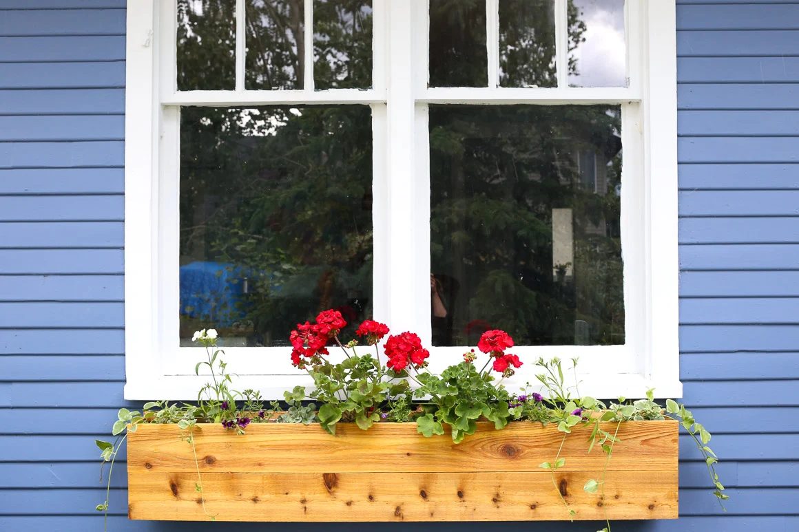 how to build a wooden window box planter