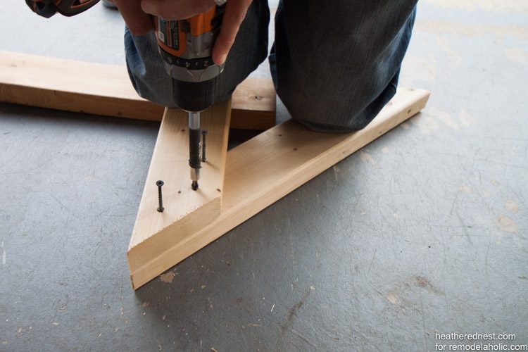 straightforward Handmade bike rack walkthrough to organize your garage NOW! Bekob.com via heatherednest.com