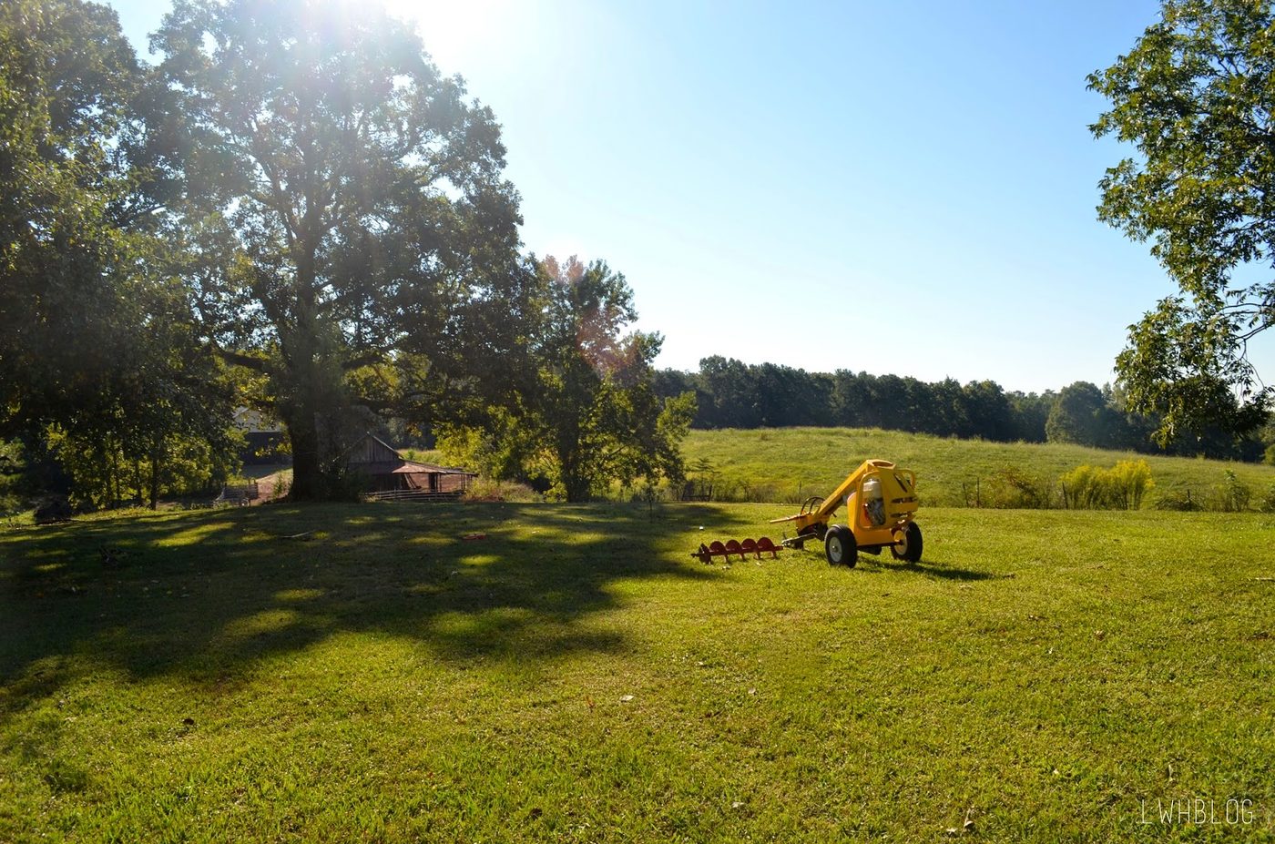 Building a Pergola by Little White House Blog featured on @Bekob