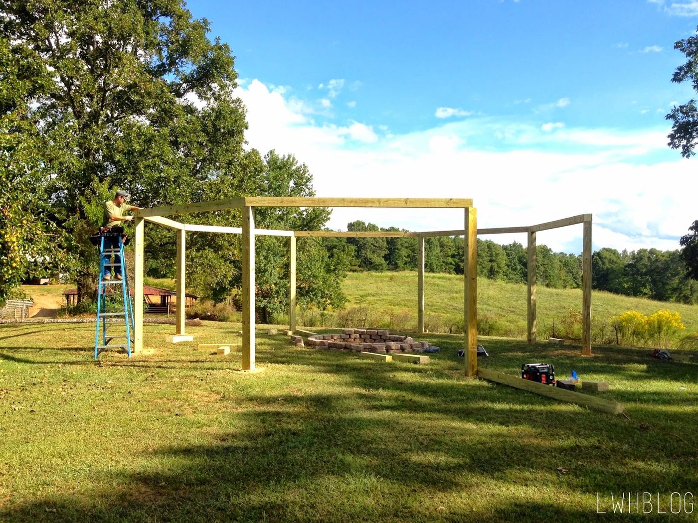 How to Build a Pergola with Lots of Seating by Little White House Blog featured on @Bekob