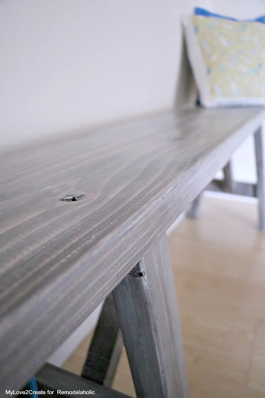 Handmade Wood Bench Plans and Stain Finishing