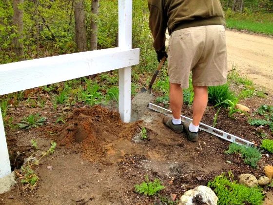 install a house number planter box sign with posts in ground - Second Chance to Dream featured on @Bekob