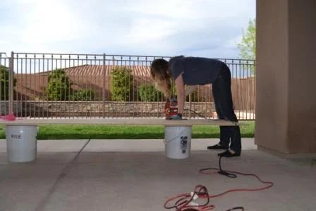 use food buckets as a makeshift sawhorse for a jigsaw, I Am Hardware featured on Bekob