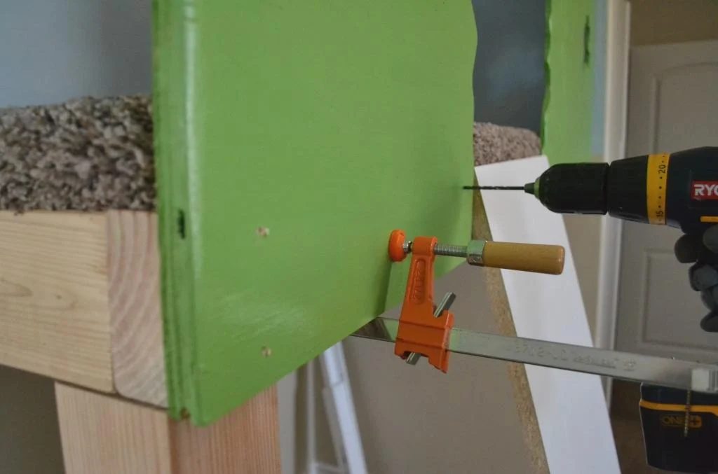 attaching walls to the indoor tree house enclosure, I Am Hardware featured on Bekob